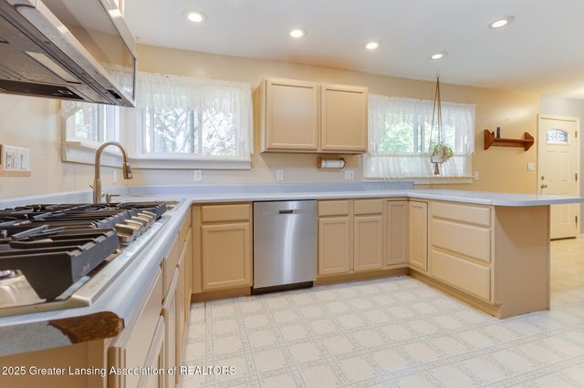 135 W Hamilton Street, Dimondale, MI 48821