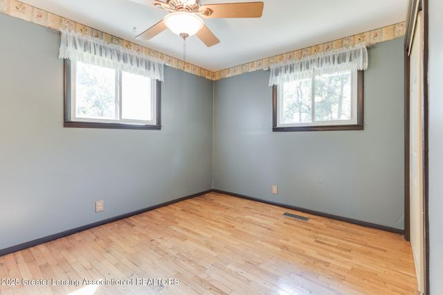 135 W Hamilton Street, Dimondale, MI 48821