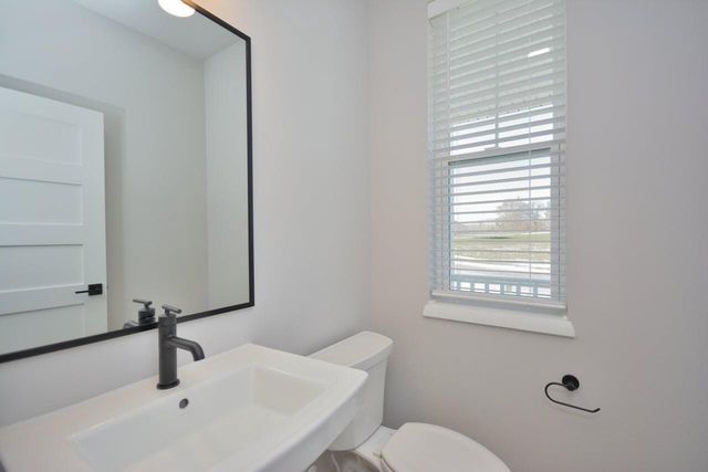 605 Standing Stone DRIVE, Waukesha, WI 53189