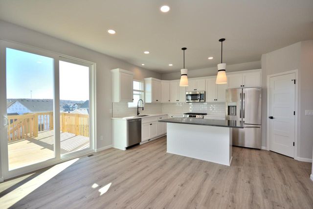 605 Standing Stone DRIVE, Waukesha, WI 53189