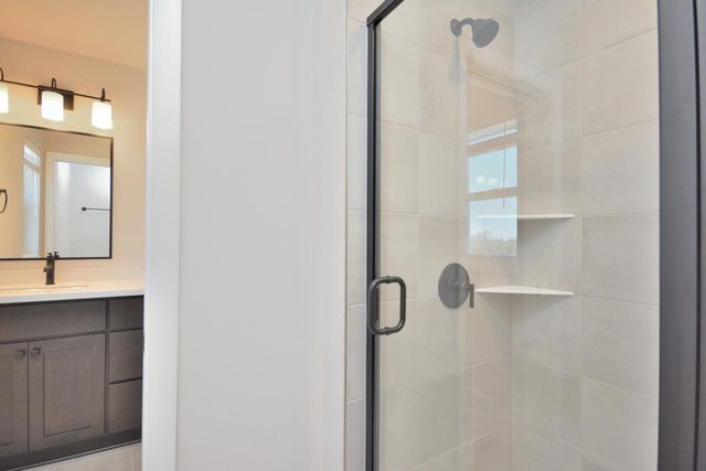 605 Standing Stone DRIVE, Waukesha, WI 53189