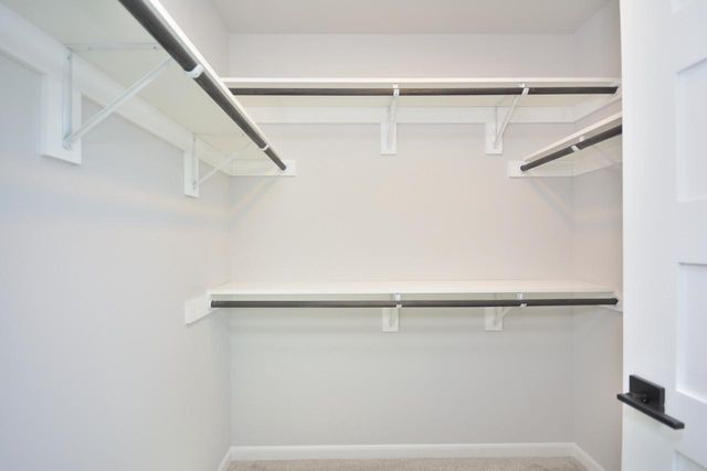 605 Standing Stone DRIVE, Waukesha, WI 53189