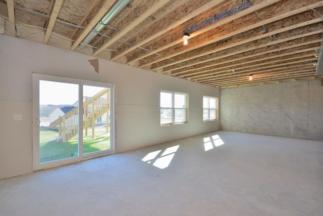 605 Standing Stone DRIVE, Waukesha, WI 53189