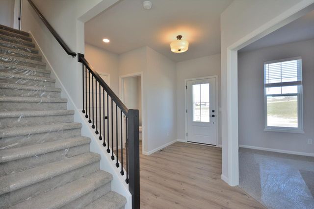 605 Standing Stone DRIVE, Waukesha, WI 53189