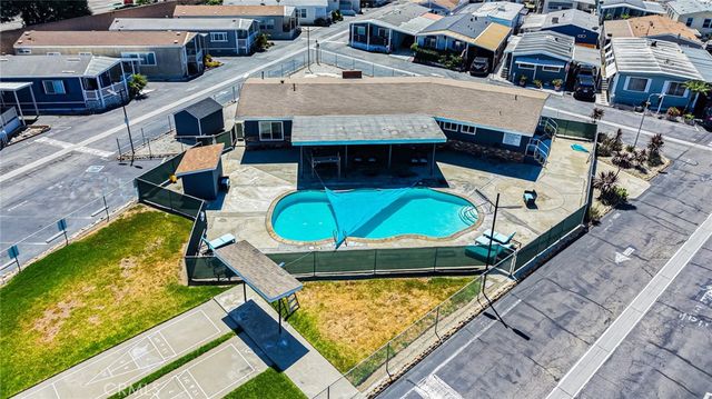 20806 Gridley Road 48A, Lakewood, CA 90715