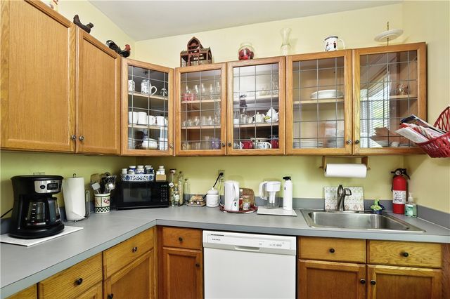 1 Arnold Avenue, Newport, RI 02840