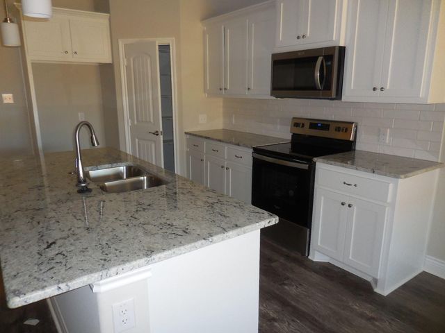 7702 Grant Lane, Greenville, TX 75402