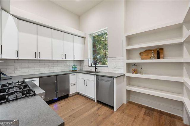 680 Carriage Drive, Sandy Springs, GA 30328