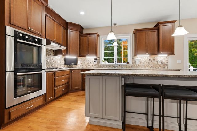 33 Oak Ledge Cir, Rowley, MA 01969