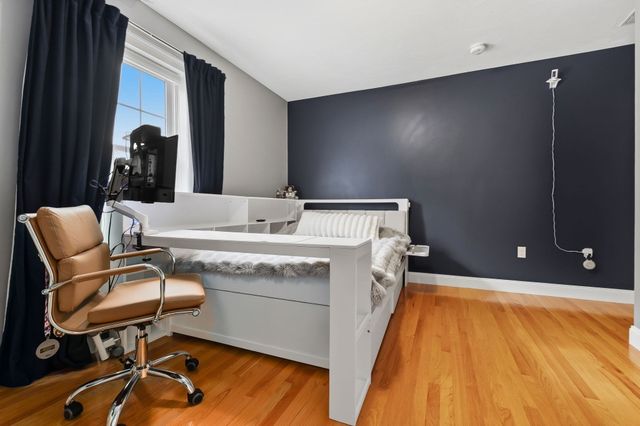 33 Oak Ledge Cir, Rowley, MA 01969