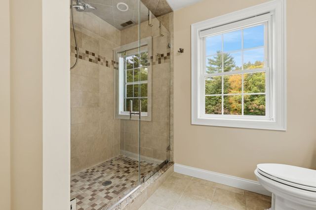 33 Oak Ledge Cir, Rowley, MA 01969