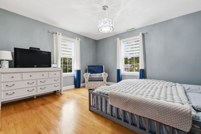 33 Oak Ledge Cir, Rowley, MA 01969