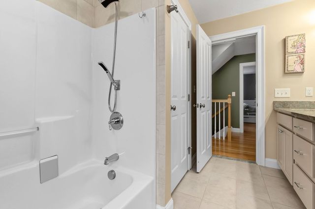 33 Oak Ledge Cir, Rowley, MA 01969