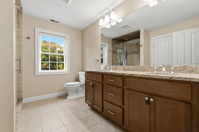 33 Oak Ledge Cir, Rowley, MA 01969