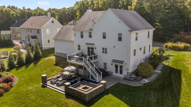 33 Oak Ledge Cir, Rowley, MA 01969