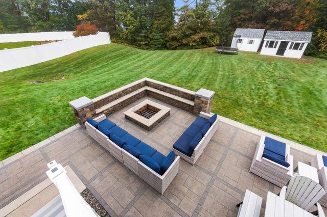 33 Oak Ledge Cir, Rowley, MA 01969