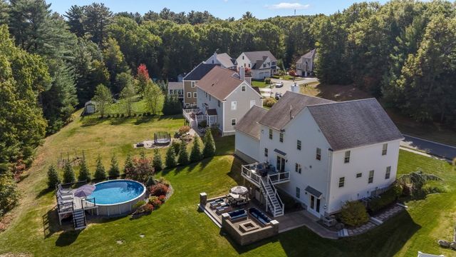 33 Oak Ledge Cir, Rowley, MA 01969