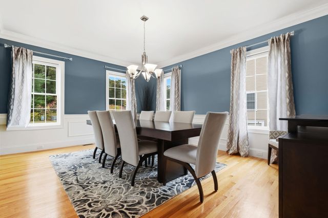 33 Oak Ledge Cir, Rowley, MA 01969