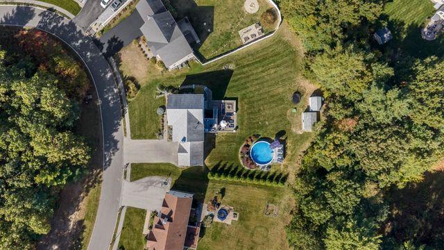 33 Oak Ledge Cir, Rowley, MA 01969