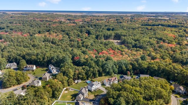 33 Oak Ledge Cir, Rowley, MA 01969