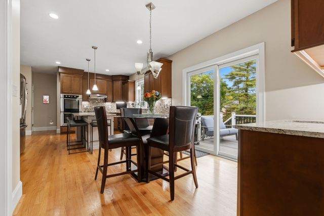 33 Oak Ledge Cir, Rowley, MA 01969
