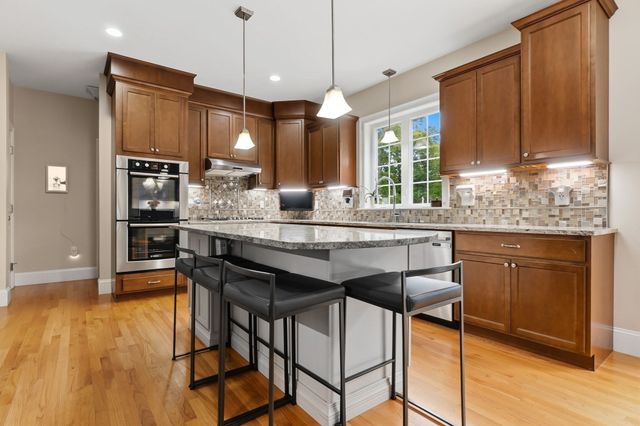 33 Oak Ledge Cir, Rowley, MA 01969
