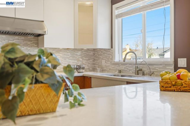 15185 Norton St, San Leandro, CA 94579