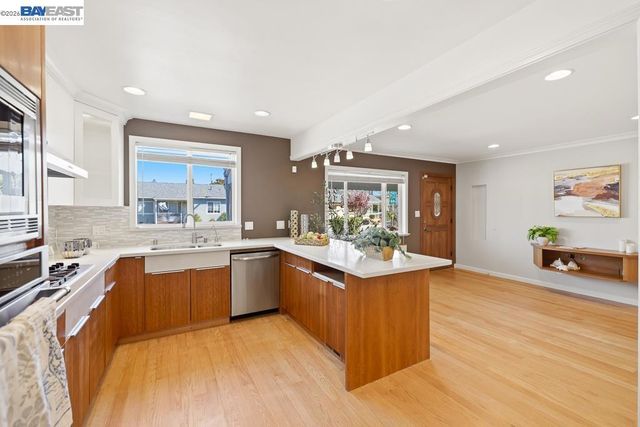 15185 Norton St, San Leandro, CA 94579