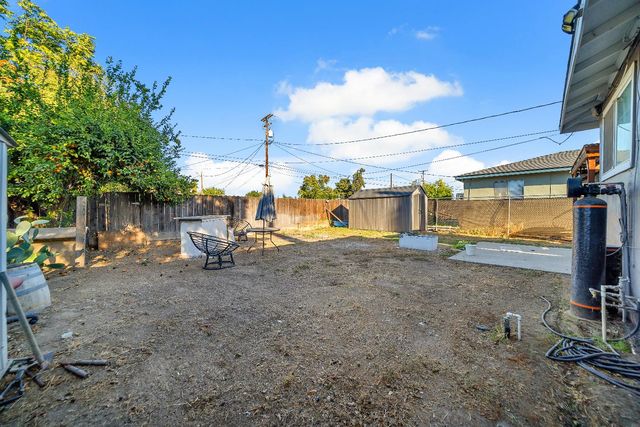 5558 8th St, Keyes, CA 95328