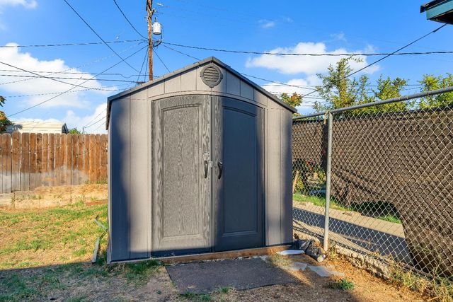 5558 8th St, Keyes, CA 95328