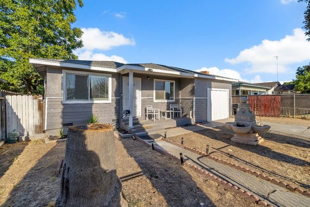 5558 8th St, Keyes, CA 95328