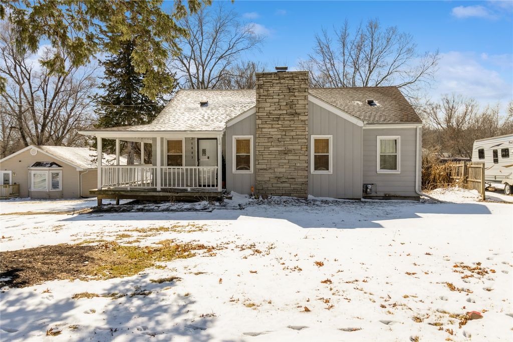 1607 Pioneer Road, Des Moines, IA 50320