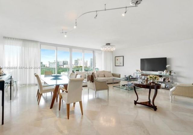 1643 Brickell Ave 1006, Miami, FL 33129