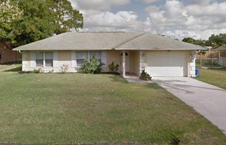 513 SE Crosspoint Drive, Port St Lucie, FL 34983