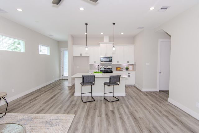 11 Wellford Street G, Houston, TX 77022