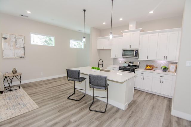 11 Wellford Street G, Houston, TX 77022