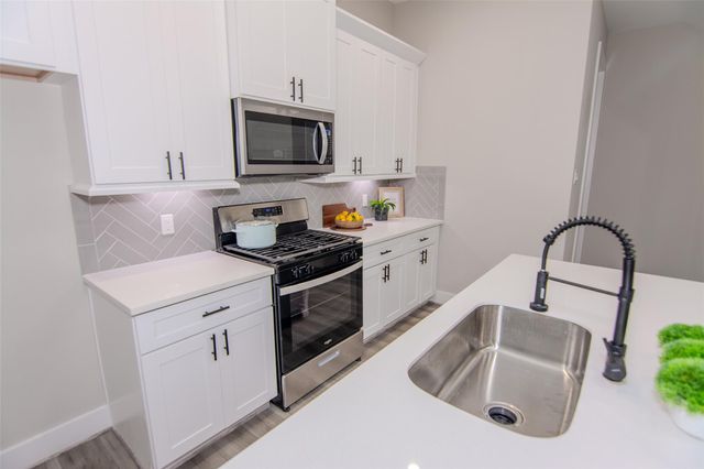 11 Wellford Street G, Houston, TX 77022