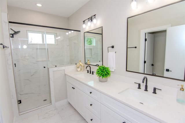 11 Wellford Street G, Houston, TX 77022
