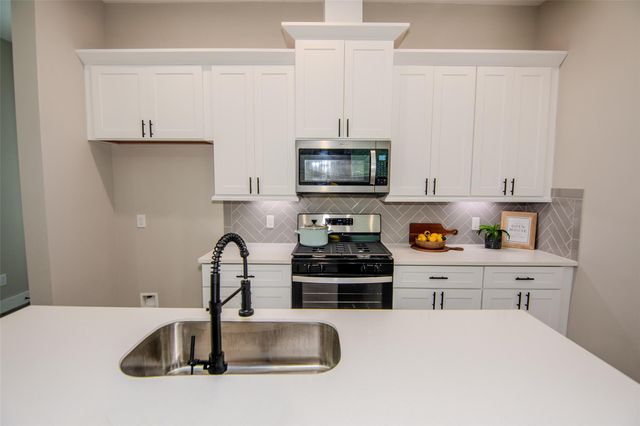11 Wellford Street G, Houston, TX 77022
