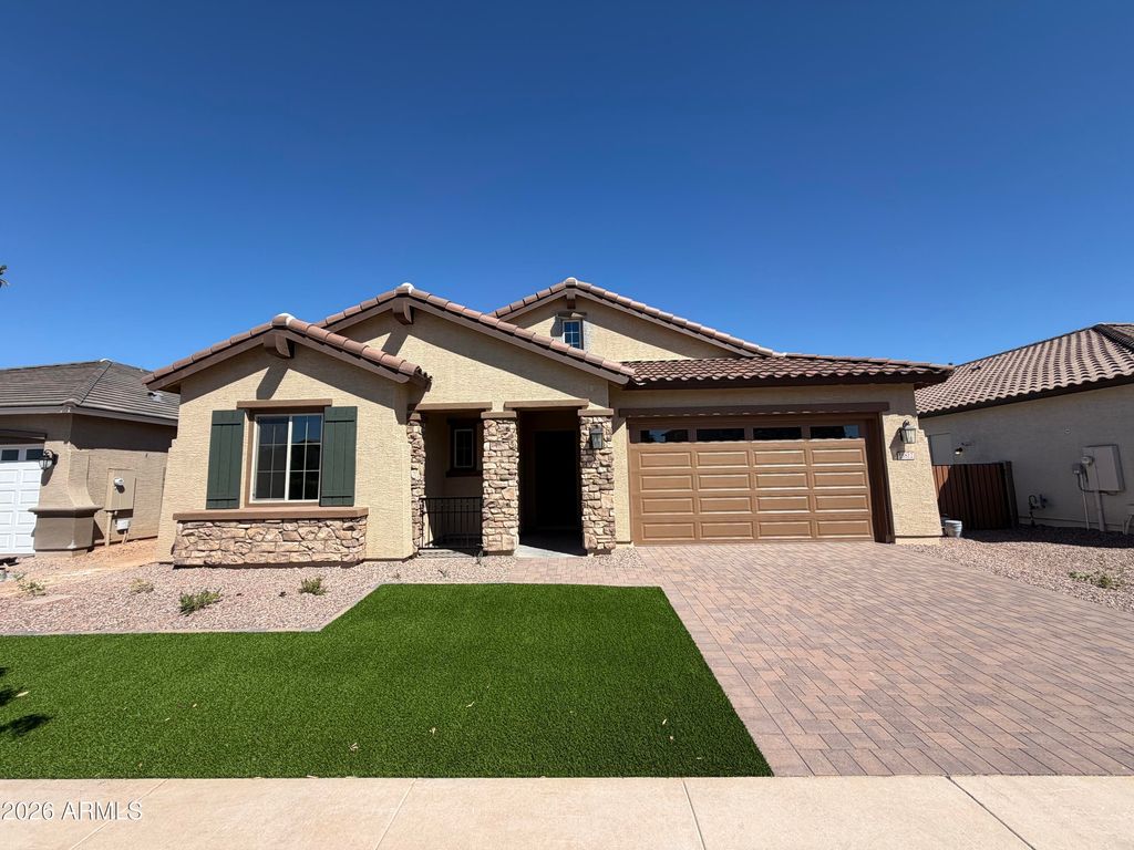 15812 W MARIPOSA GRANDE --, Surprise, AZ 85387 — photo 2