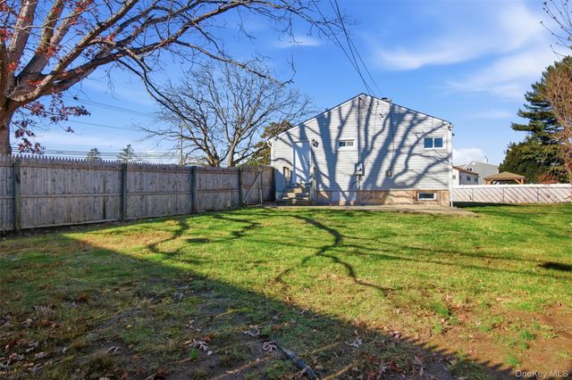 7 Chapel Hill Drive, Brentwood, NY 11717