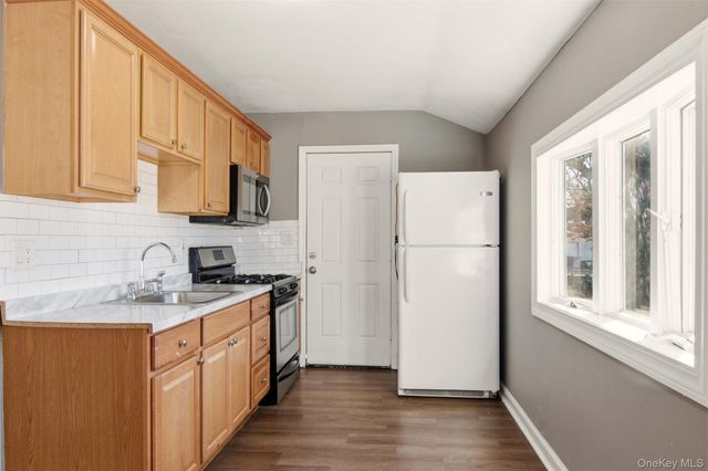 7 Chapel Hill Drive, Brentwood, NY 11717