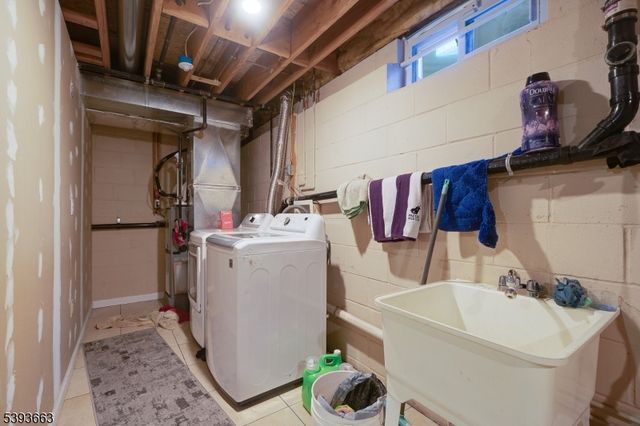 13 Val Sumo Ln, Newark City, NJ 07105