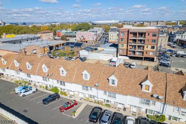 13 Val Sumo Ln, Newark City, NJ 07105