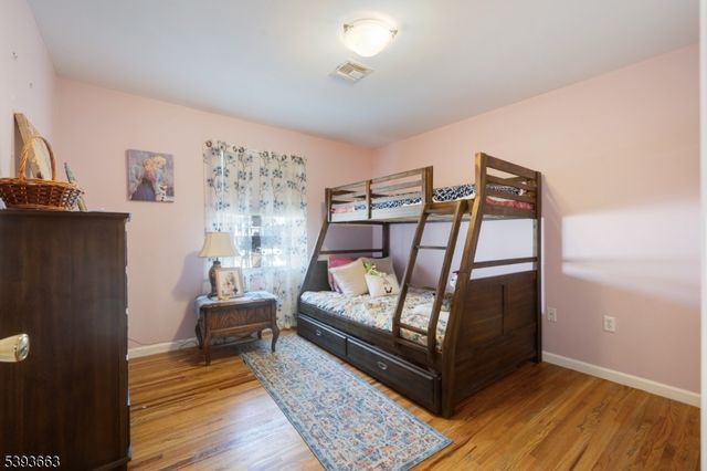 13 Val Sumo Ln, Newark City, NJ 07105