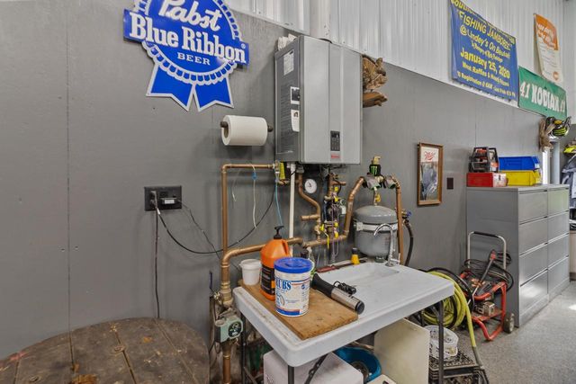 W928 Harmony LANE, East Troy, WI 53120