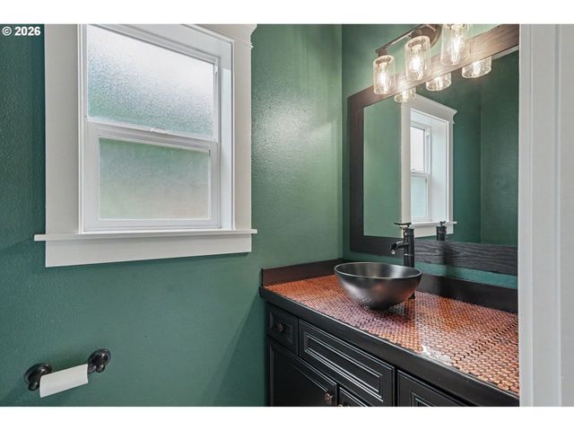 1462 BARNICK Rd, Keizer, OR 97303