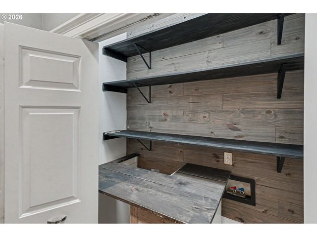 1462 BARNICK Rd, Keizer, OR 97303