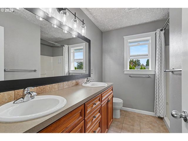 1462 BARNICK Rd, Keizer, OR 97303