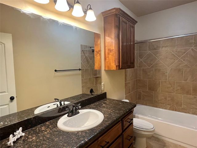 3605 Oakridge Circle, Edmond, OK 73034